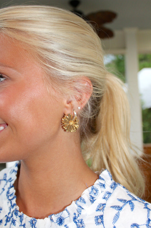 Gold Daisy Earrings